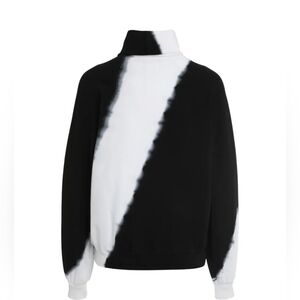 Electric & Rose Black and White Women's Sweater Medium Used